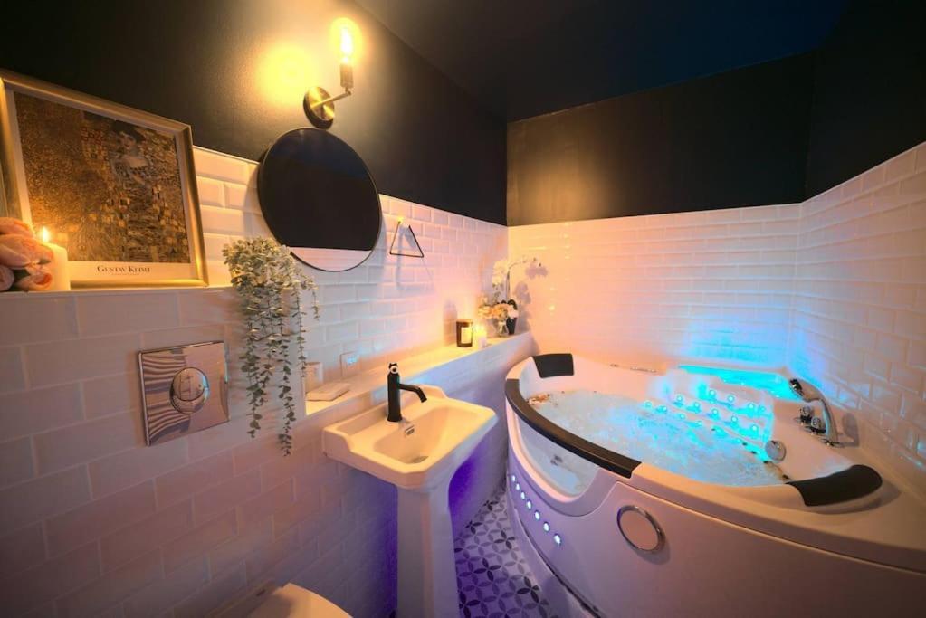 Luxury Room Jacuzzi Centre Ville Haut De Gamme Μυλούζη Εξωτερικό φωτογραφία